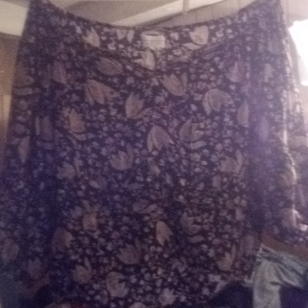 Flower blouse with poofy sleeves